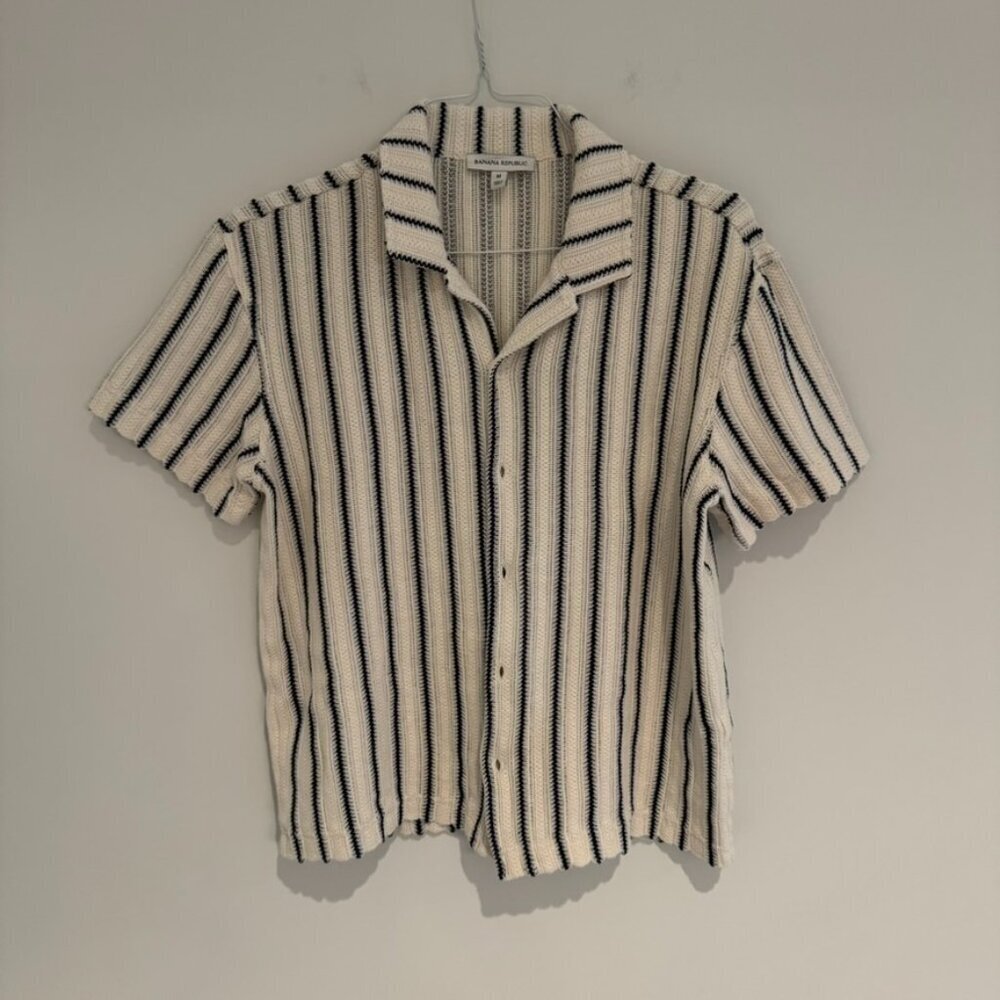 Banana Republic Button Up Stripped Shirt Size Medium Like New